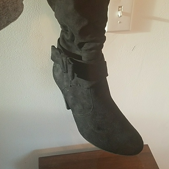 Boots - Picture 2 of 4